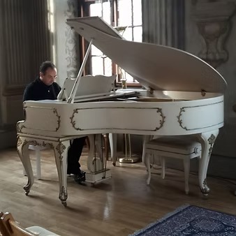 Piano blanc
